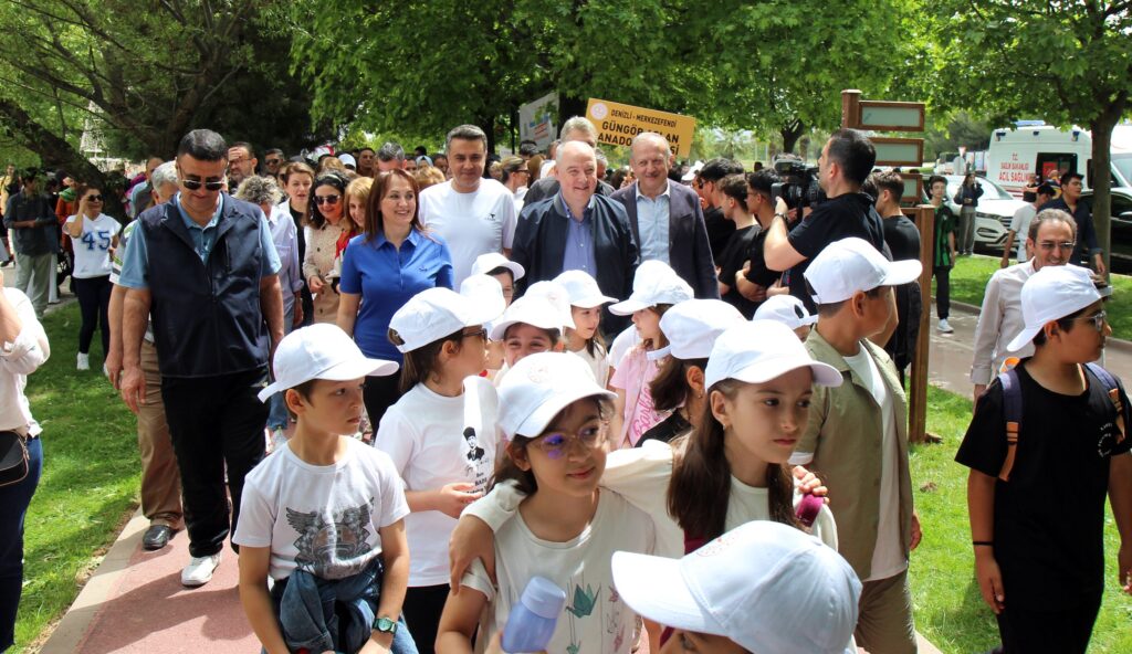 Denizli'de Sağlıklı Yaşam İçin Yürüdüler...