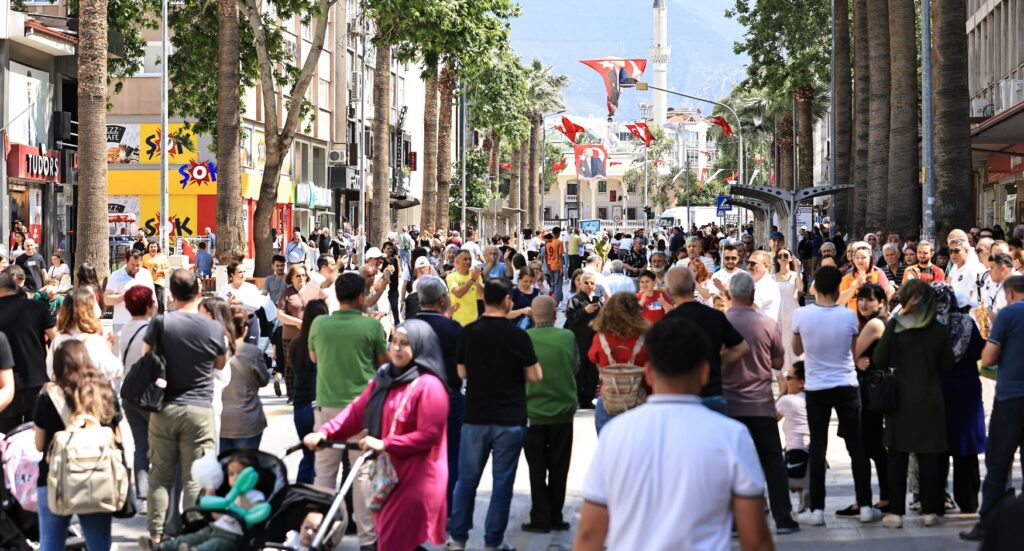 Denizlililer Gazi Bulvarı'nın Bu Halini Çok Sevdi...