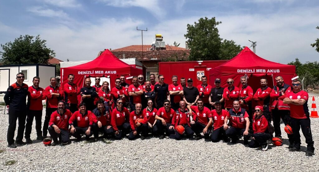 Öğretmenlerden Oluşan Denizli MEB AKUB Ekibi, Belgesini Aldı...