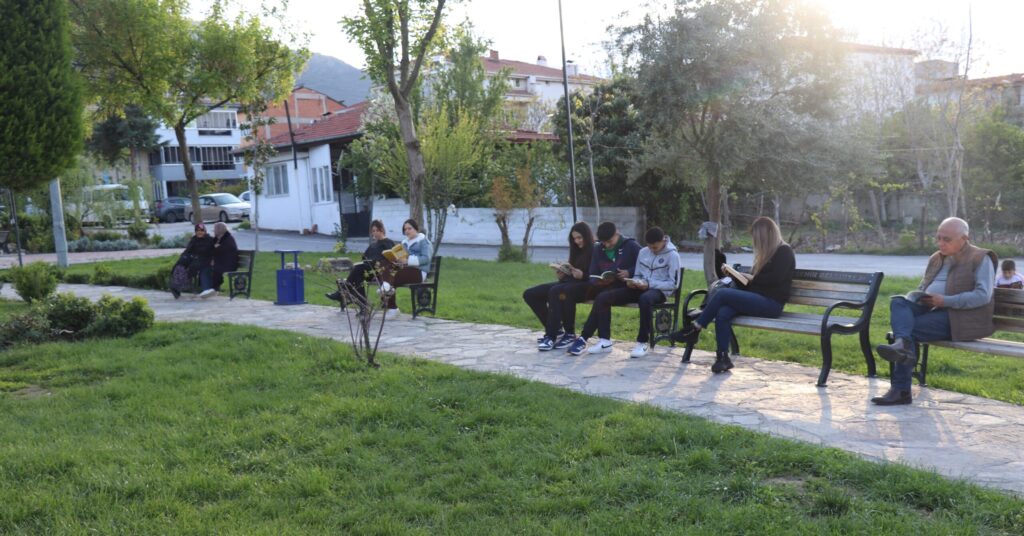 Denizli’de Muhtar Mahallesini Kitapla Buluşturdu...