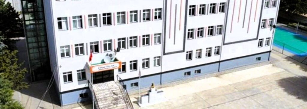 Denizli'de Öğretmenler, Karne Dağıtıldığı Gün Birbirine Girdi...