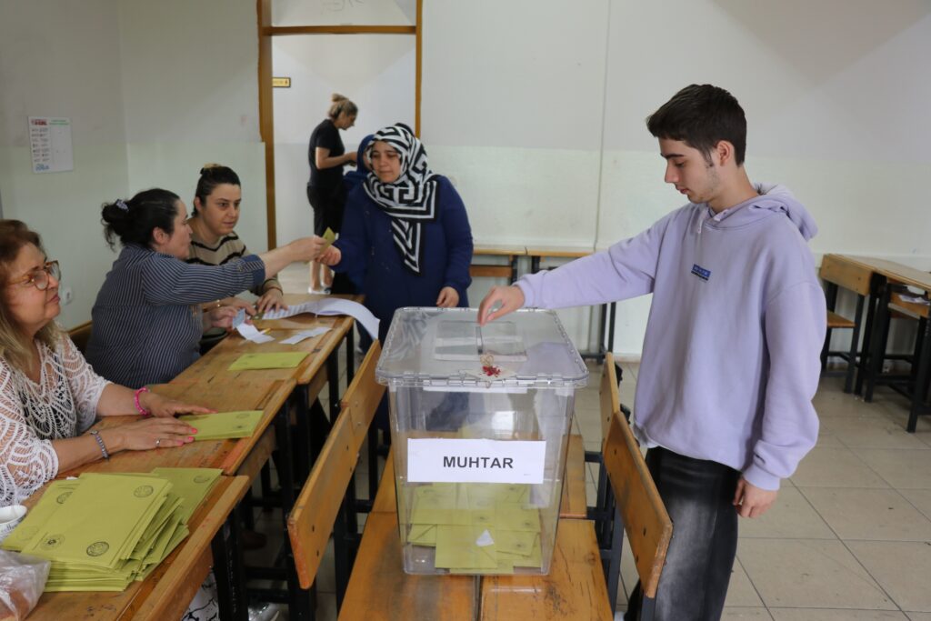 Denizli'nin 6 Mahallesinde Muhtarlık Seçimleri Yenilendi...