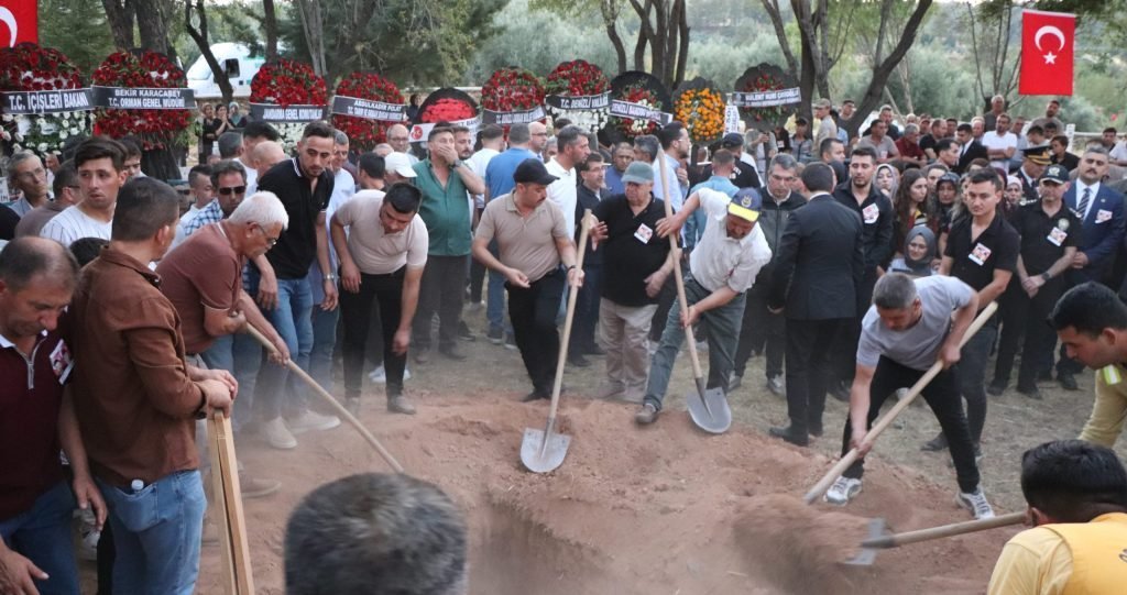 Denizli Orman Şehitlerini Uğurladı... 