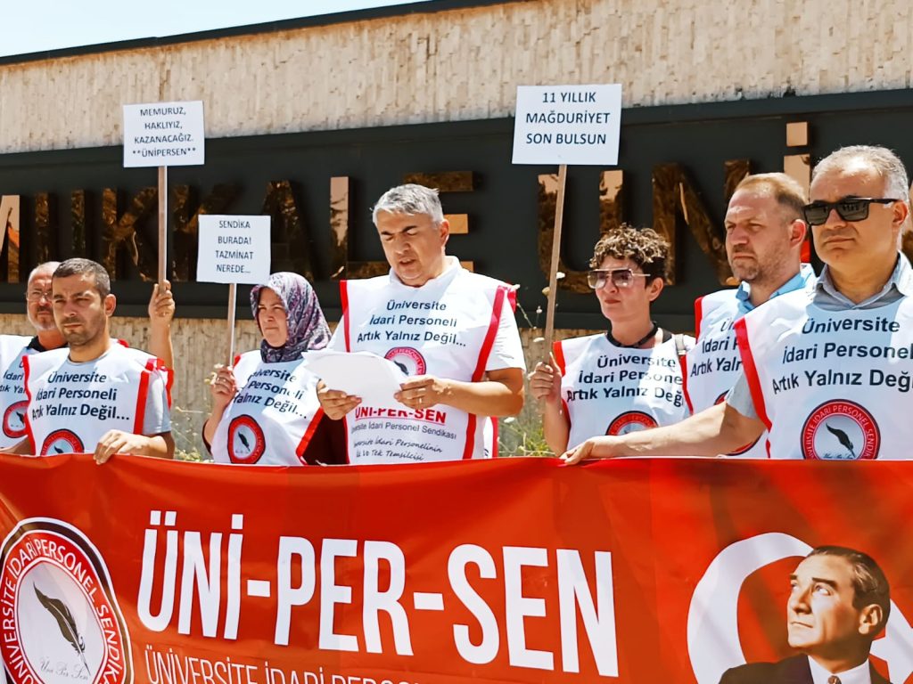 PAÜ’de Çalışanlar TİS Görüşmeleri Öncesi Adalet Çağrısı Yaptı...