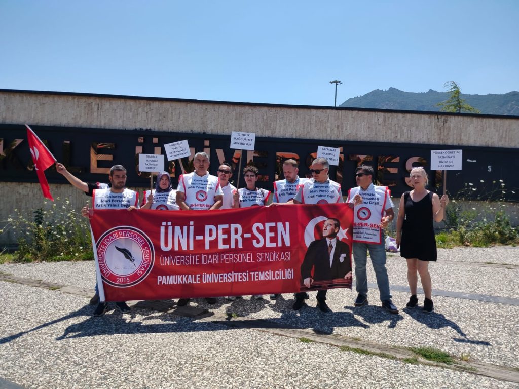 PAÜ’de Çalışanlar TİS Görüşmeleri Öncesi Adalet Çağrısı Yaptı...