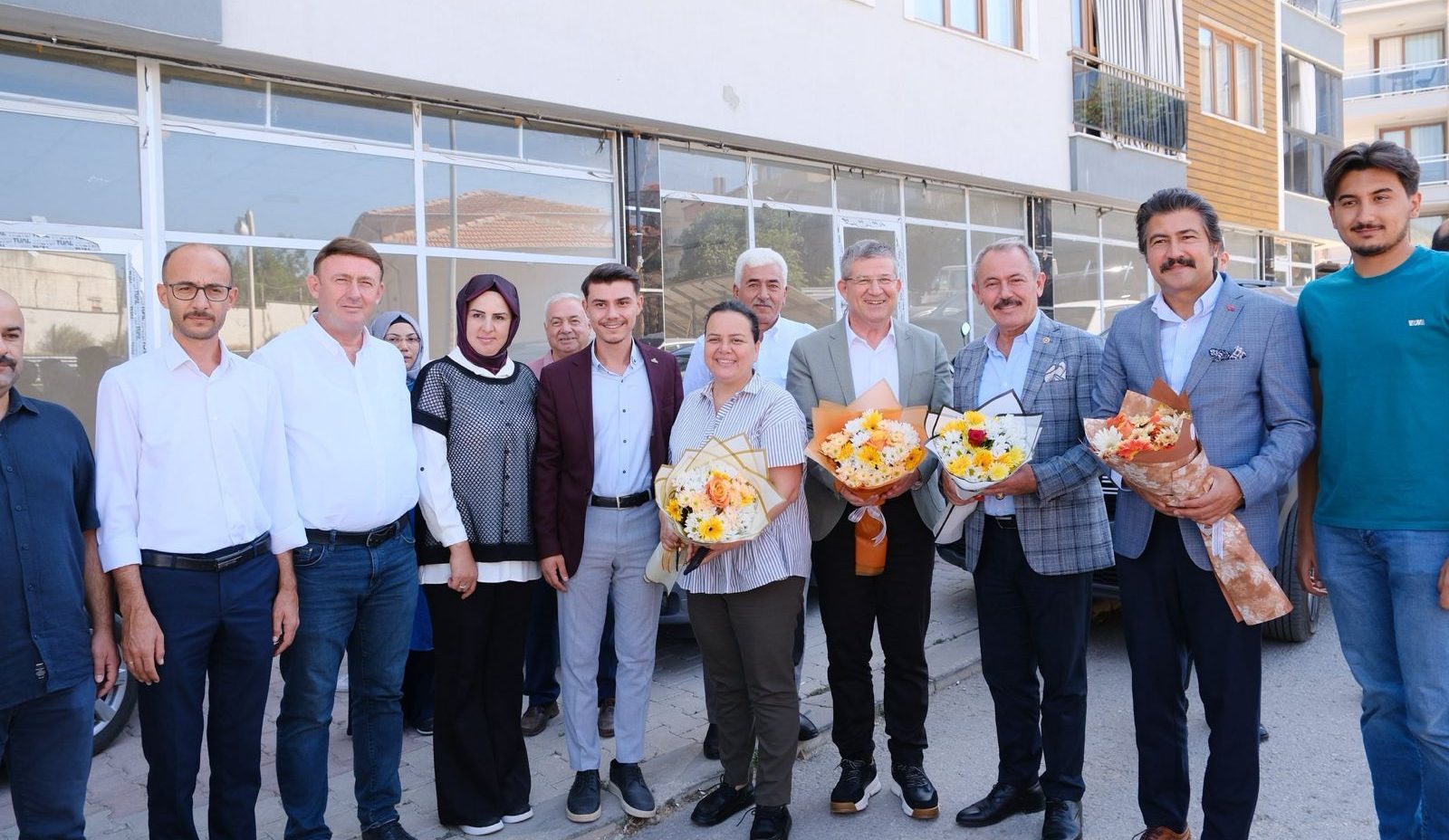 AK Parti Heyeti Kale’de Esnaf ve Vatandaşla Buluştu… 