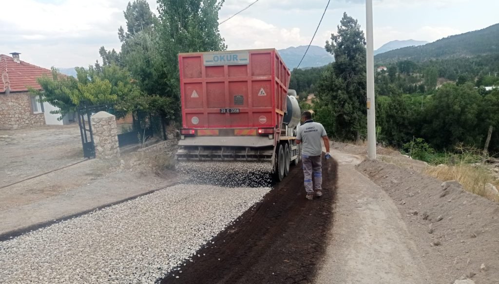 Çameli’de Yollar Belediyenin Öz Kaynaklarıyla Yenileniyor... 
