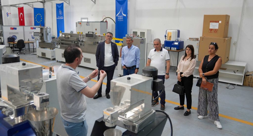 DSO Üyesi Sanayiciler, Denizli Teknik Tekstil Merkezi’ni İnceledi...