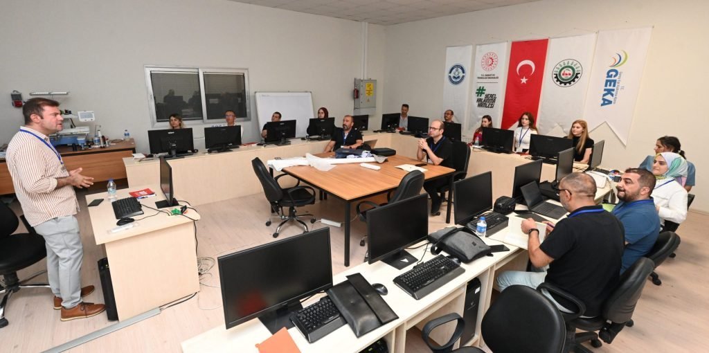 DTTM Tekstilde Dönüşüme Ev Sahipliği Yapıyor...