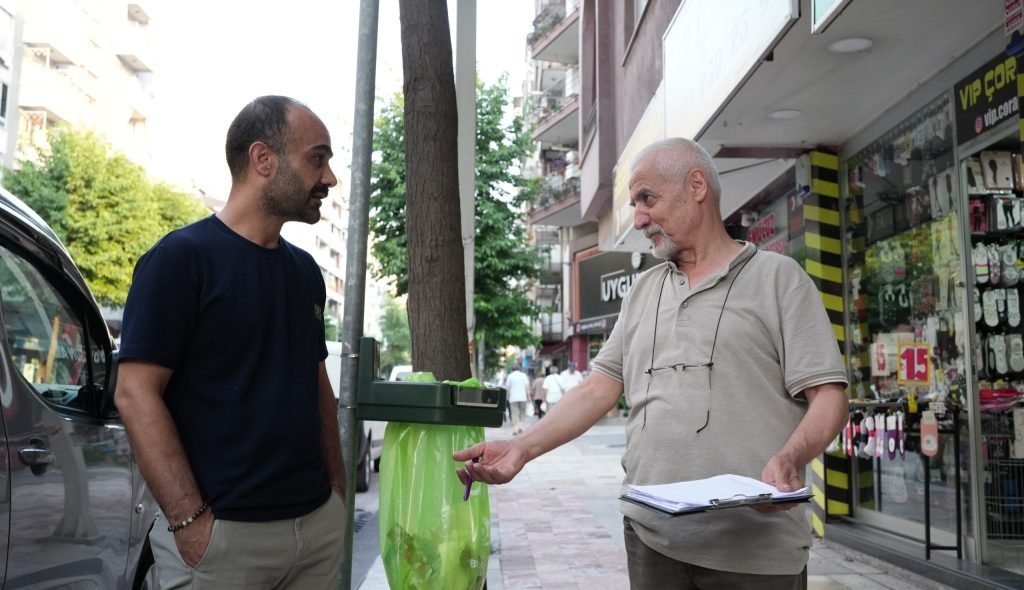 Denizli Esnafı Otobüs Yoluna Karşı İmza Topluyor...