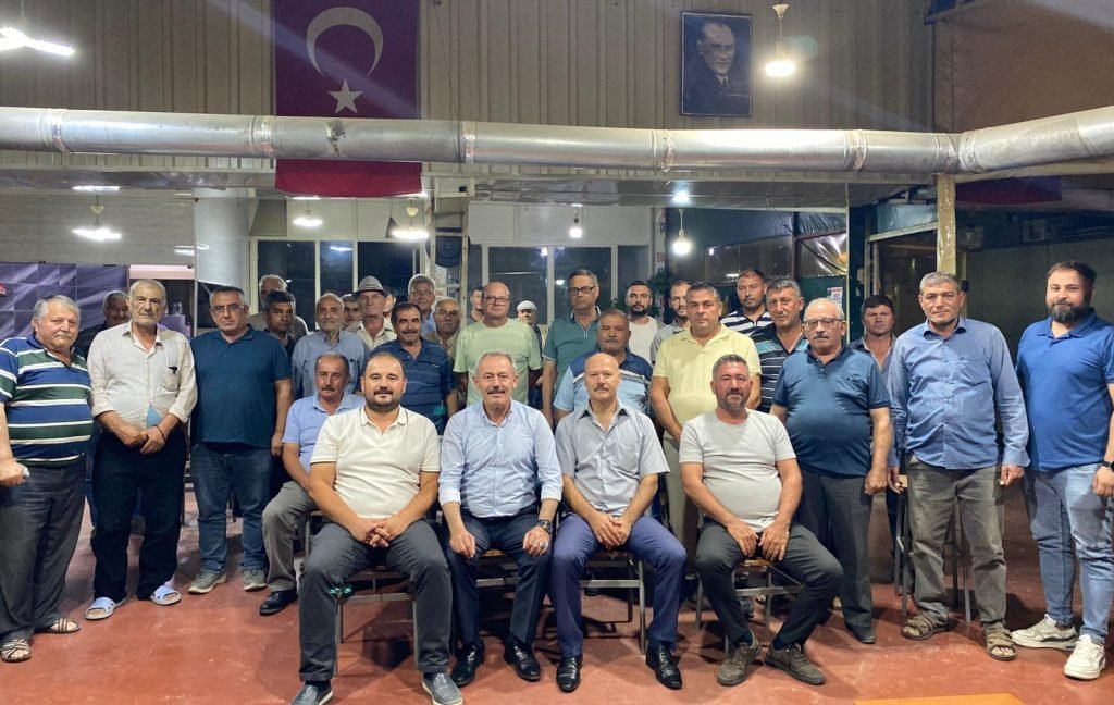 Denizli Milletvekili Şahin Tin Tarlada Tütün Kırdı...