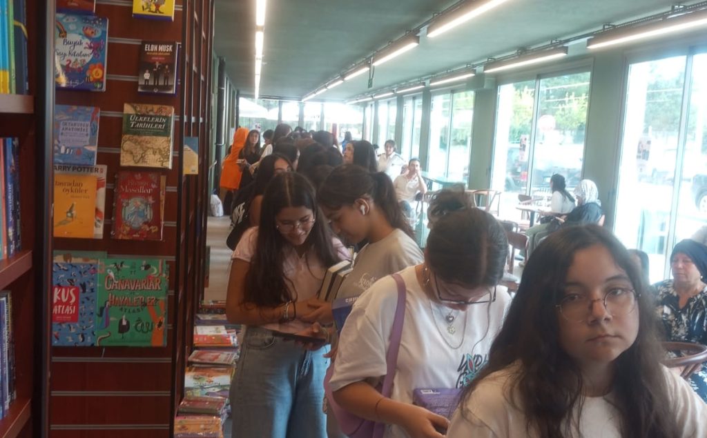 Penguen Kitabevi Denizli’de 34. Şubesini Açtı...