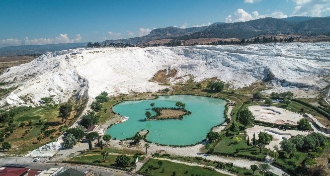 Pamukkale, 2025 Yılının En Çok Ziyaret Edilenler Listesi'nde 2. Oldu...