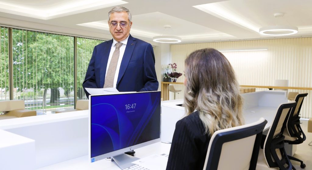 Prof. Dr. Cem Yıldırım, Yeni Teknoloji Excimer Lazer Cerrahisini Anlattı…