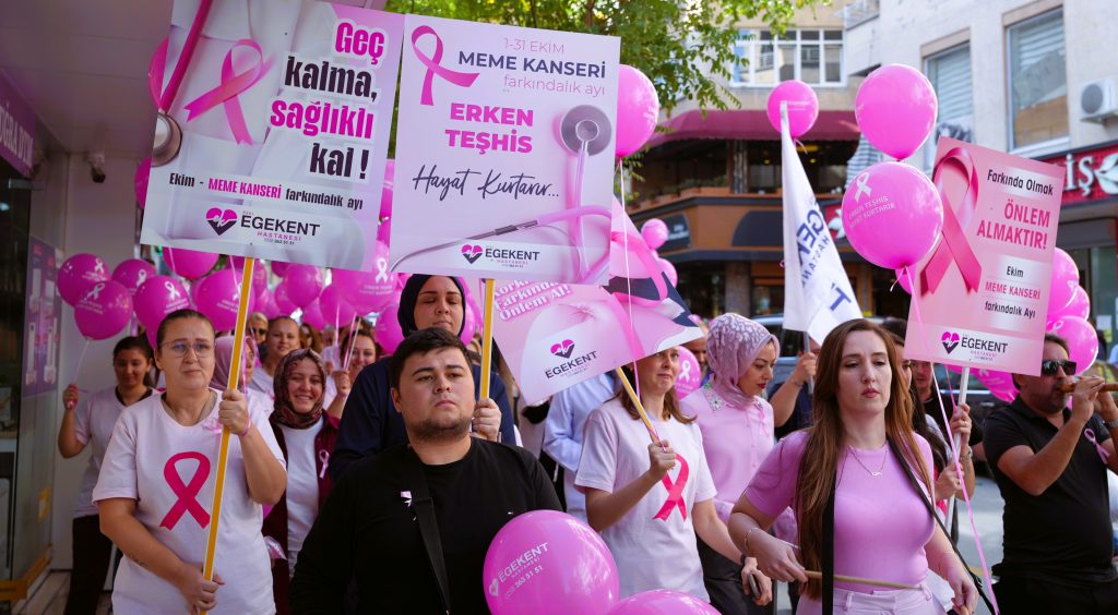 Denizli Egekent Hastanesi 'Pembe Yürüyüşle' Meme Kanserine Dikkat Çekti...