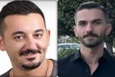 Denizli'de aydınlatma direğine çarpan motosiklet sürücüsü ve arkadaşı hayatını kaybetti. Kaza, Merkezefendi ilçesi Sümer Mahallesi Ankara Bulvarı üzerinde meydana geldi. Edinilen bilgilere göre, sürücüsü ve plakası henüz öğrenilemeyen motosiklet bulvar üzerinde seyir halindeyken, sürücüsünün direksiyon hakimiyetini kaybetti. Sürücüsünün direksiyon hakimiyetini kaybettiği motosiklet aydınlatma direğine çarparak savruldu. Çevredeki vatandaşların ihbarı üzerine bölgeye sağlık ve polis ekipleri sevk edildi. Olay yerinde ağır yaralanan Gökhan Güney (41), ve Mevlüt Tefçi (38) ağır yaralı olarak hastanelere kaldırıldı. Hastanelere kaldırılan iki arkadaşta doktorların tüm müdahalesine rağmen kurtarılamadı. İki arkadaşın cenazeleri otopsi yapılmak üzere Adli Tıp Kurumu Denizli Grup Başkanlığı morguna kaldırıldı. Kazayla ilgili soruşturma başlatıldı.