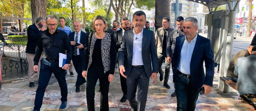 Başkan Çavuşoğlu Esnafın Tepkisine, 'Cep Parkı' Sayısını Artırarak Cevap Verecek...