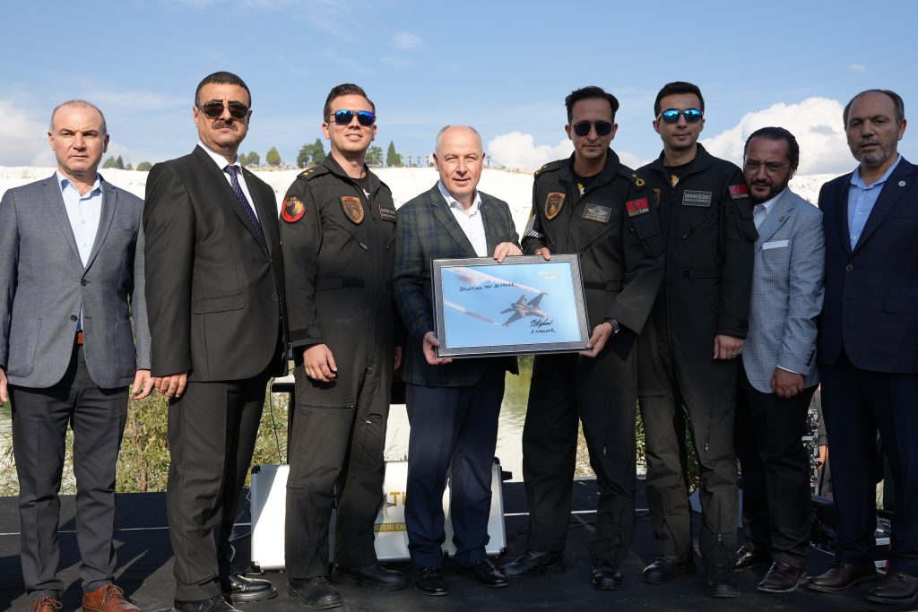Cumhuriyet Coşkusu, Pamukkale'de Maraton ve SOLOTÜRK Gösterisiyle Taçlandı…