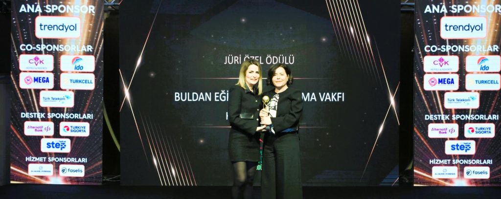 Buldan Vakfı'nın 'Anadolu’dan Yükselen Eğitim Umudu' Ödülle Taçlandı...