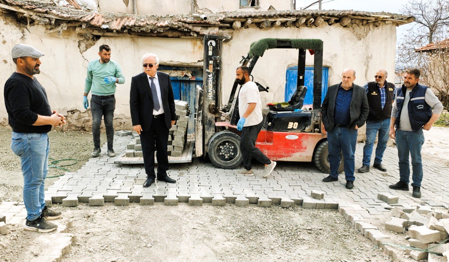 Baklan Belediye Başkanı Gülsever: Boğaziçi Mahallesi’nin Sorunları Çözülüyor…