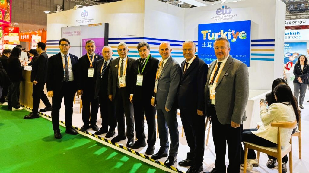DENİB Başkanı Memişoğlu, Çin'deki Fuarda İhracatçıları Yalnız Bırakmadı...