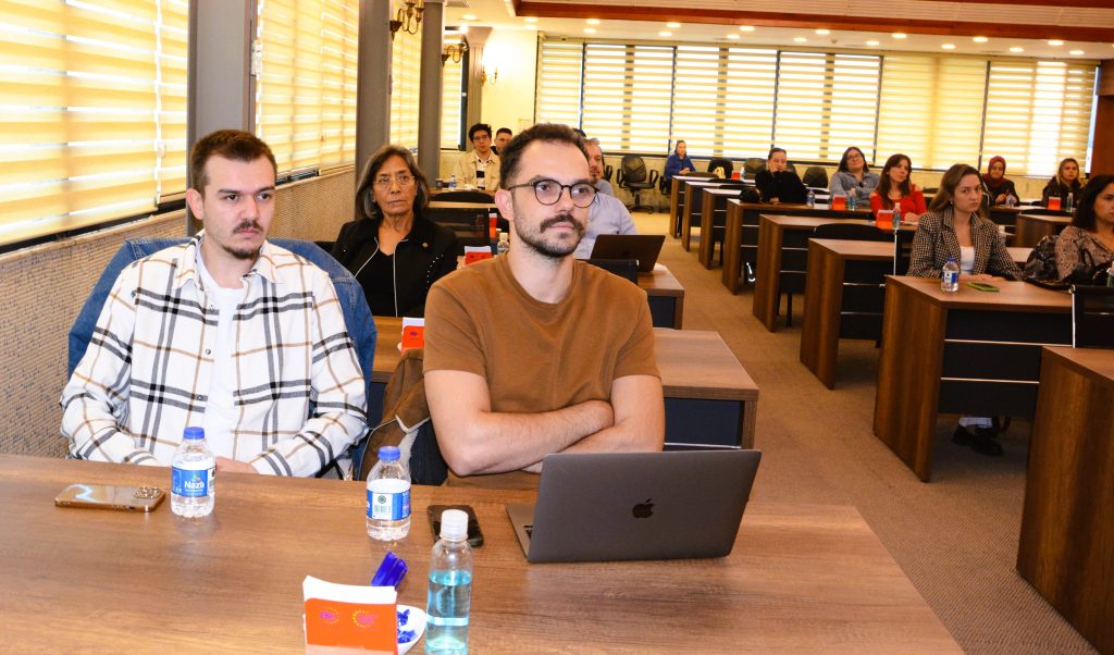 DTO'da Üretken Yapay Zeka Çağında Verimlilik Eğitimi Verildi...
