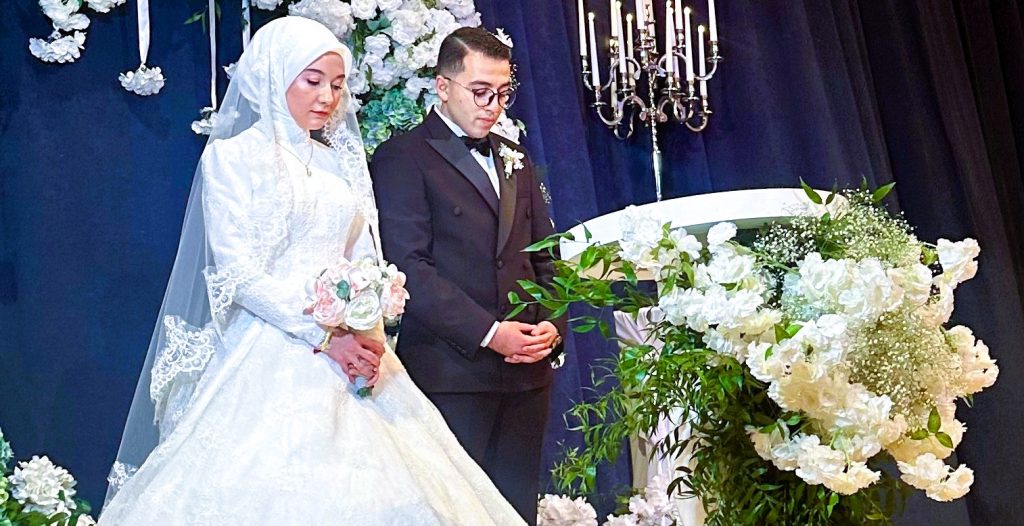 Denizli, Tebrik Kuyruklarına Sahne Olan ve 25 Şahitle Kıyılan Bu Nikahı Konuşuyor...
