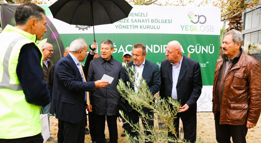 Denizli OSB Yönetimi ve Çalışanları Yüzlerce Fidanı Toprakla Buluşturdu...