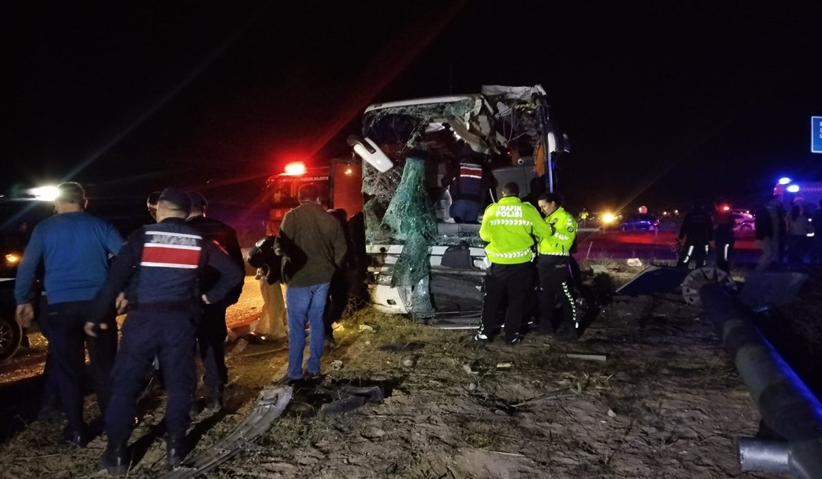 Denizli’de Otobüsle Minibüs Çarpıştı: Çok Sayıda Yaralı Var…