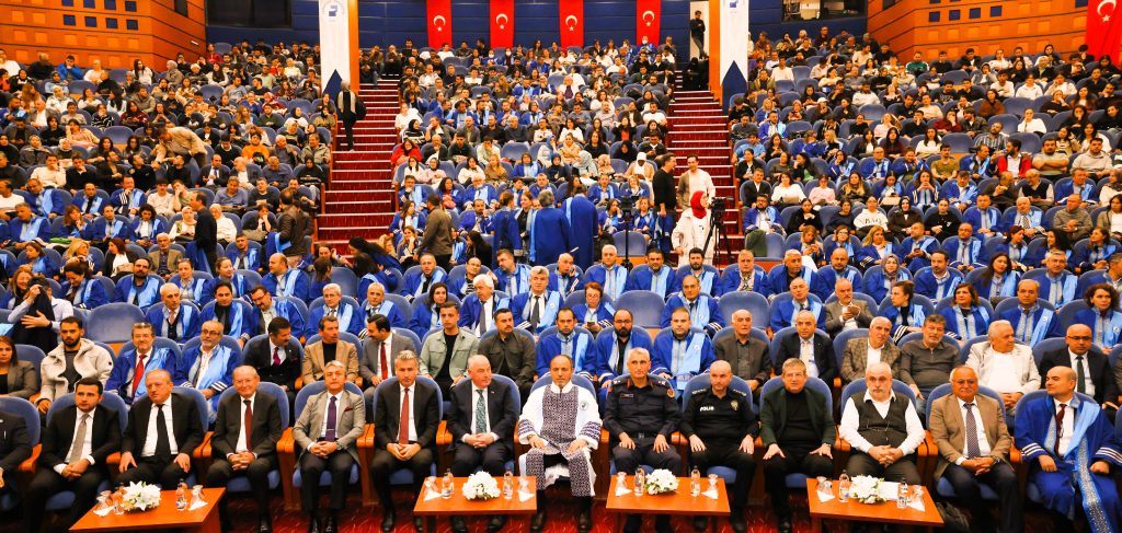 PAÜ Akademik Yıl Açılışı, Prof. Dr. Fazlıoğlu'nun Verdiği İlk Dersle Gerçekleşti...
