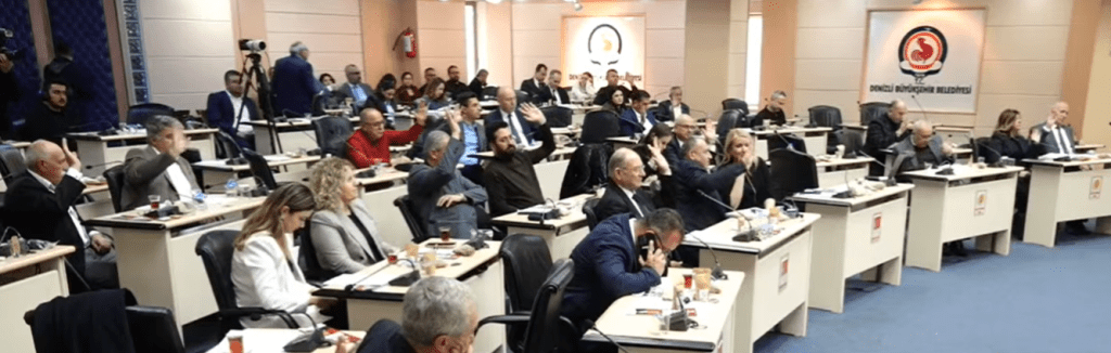 Denizli Büyükşehir Meclisi’nde Dile Getirilen Taciz İddiaları, 'Söz Verme' Tartışmasına Neden Oldu…