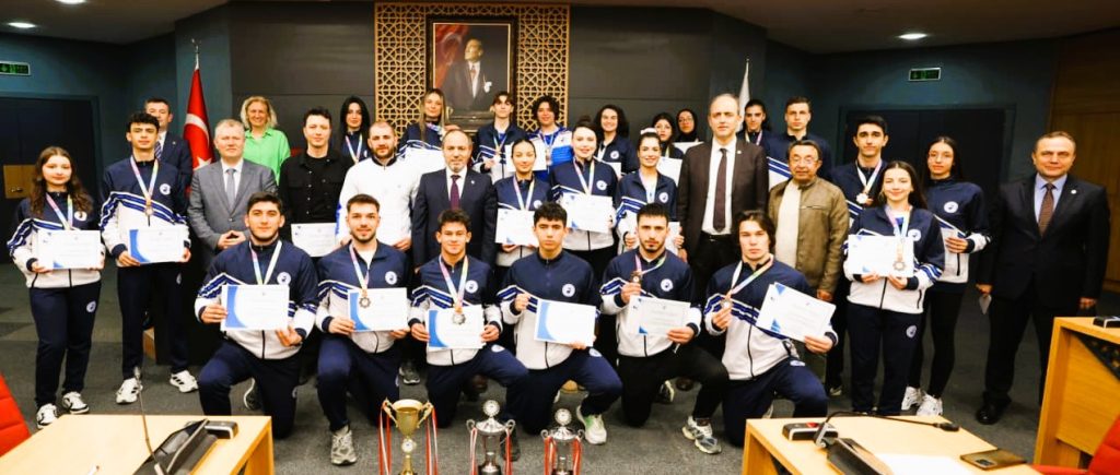 PAÜ Rektörü Güngör, Dereceye Giren PAÜ’lü Sporcuları Tebrik Etti...