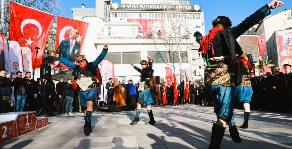 Denizli 95 Yıl Önceki Heyecan ve Saygıyla Atası'nı Andı...