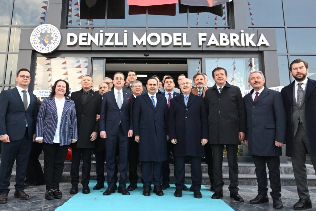 Bakan Kacır, Denizli DSO Model Fabrika'nın Açılışını Yaptı...