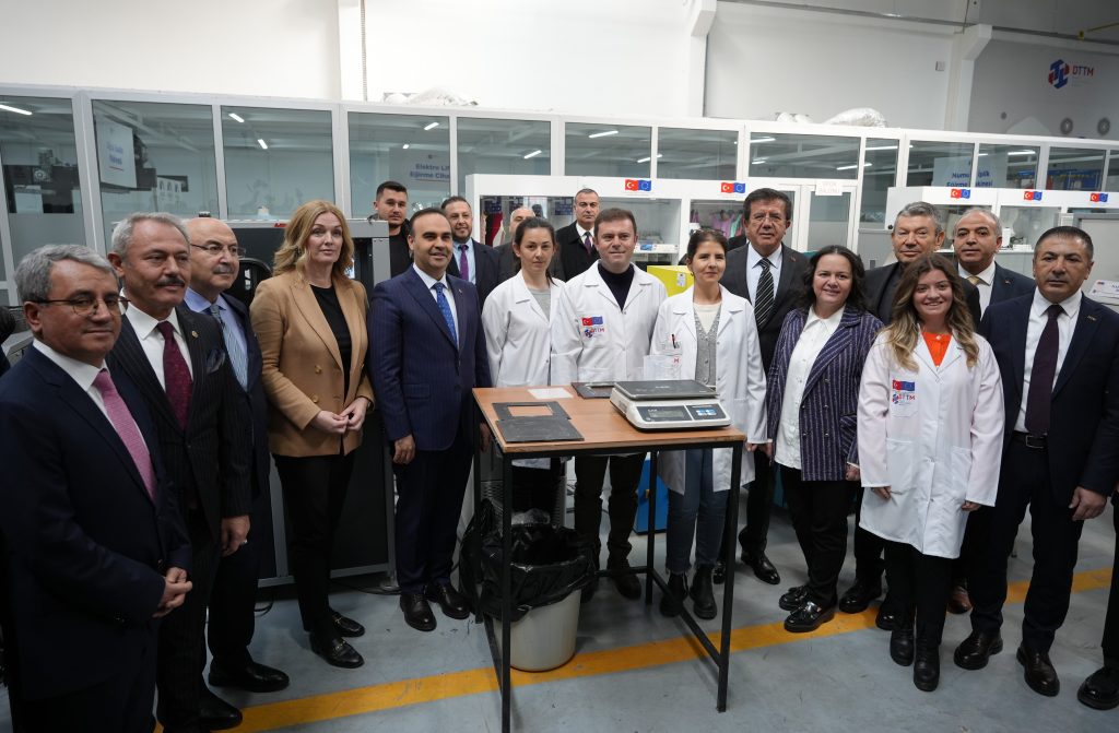 Bakan Kacır, Denizli DSO Model Fabrika'nın Açılışını Yaptı...