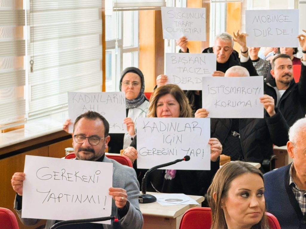 Merkezefendi Belediye Meclisi, Başkan Yardımcısının 'Taciz İddialarıyla' Karıştı...