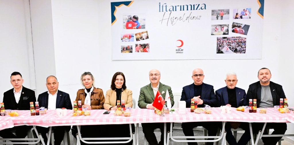 Denizli Kızılay, 450 Çocuğu Gönül Sofrasında Buluşturdu...