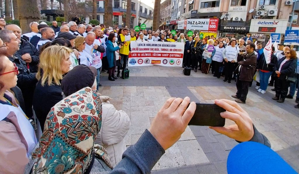 STK'lardan Laiklik Açıklaması: Laikliği Savunmak Suç Değil Tarihsel Görevdir...