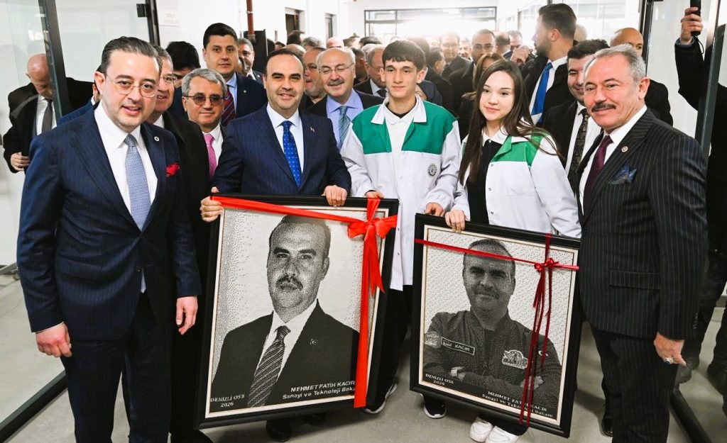 Bakan Kacır, DOSTEM Öğrencileriyle Bir Araya Geldi...