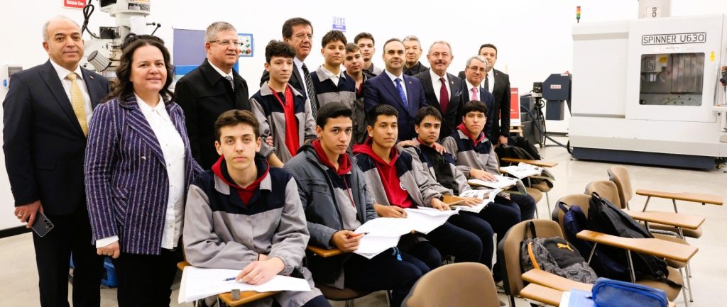 Bakan Kacır, DOSTEM Öğrencileriyle Bir Araya Geldi...