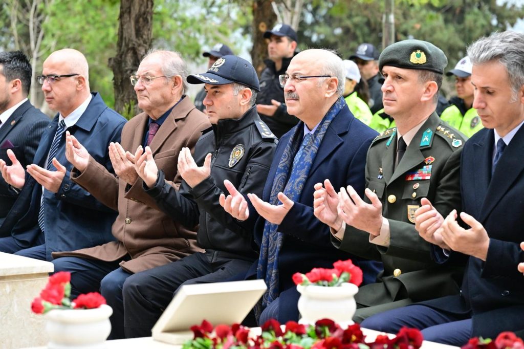 Denizli Valisi Köşger Şehit Aileleri ve Kimsesiz Çocuklarla Bayramlaştı...