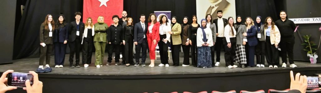 Denizlili Gençler, Zafer Partisi Genel Başkanı Özdağ'ı Soru Yağmuruna Tuttu...