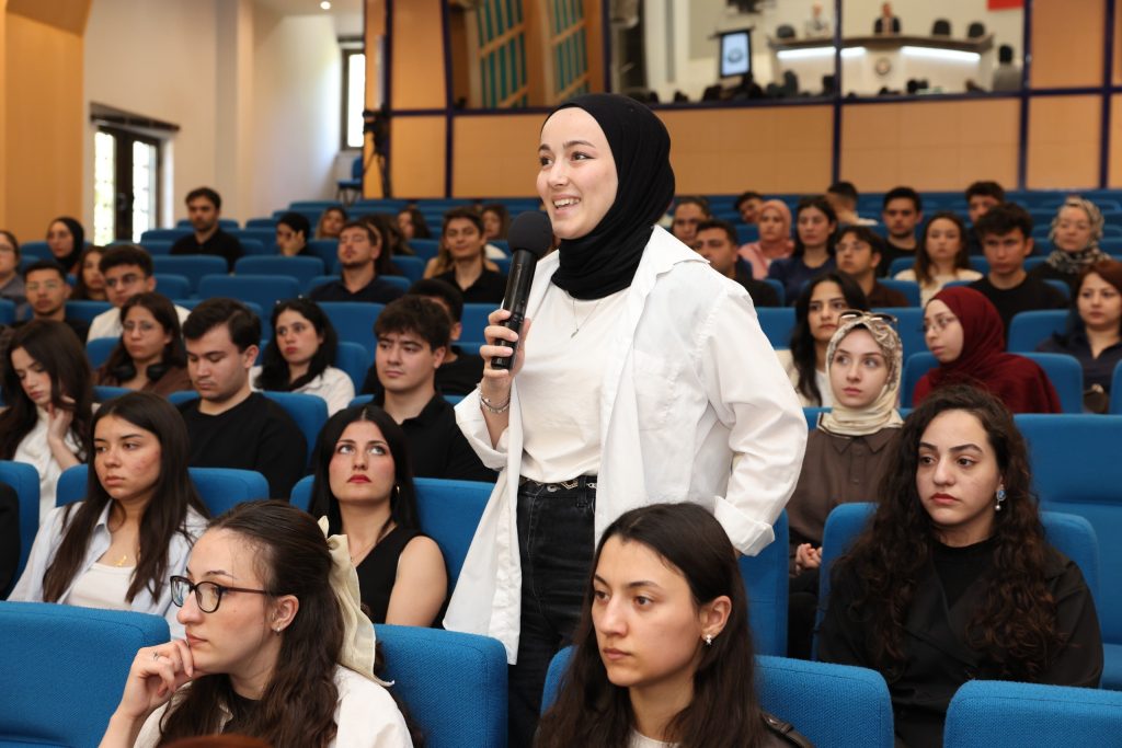 Denizli OSB’de Gençler ve Sanayicilerle Yoğun Buluşma Trafiği Sürüyor...