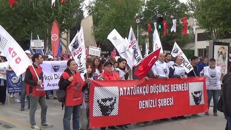 1 Mayıs, Denizli’de de Yoğun Katılımla Kutlandı…