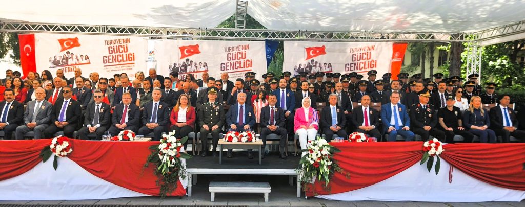 Denizli'de de 19 Mayıs Heyecanı Coşkuyla Sürüyor...