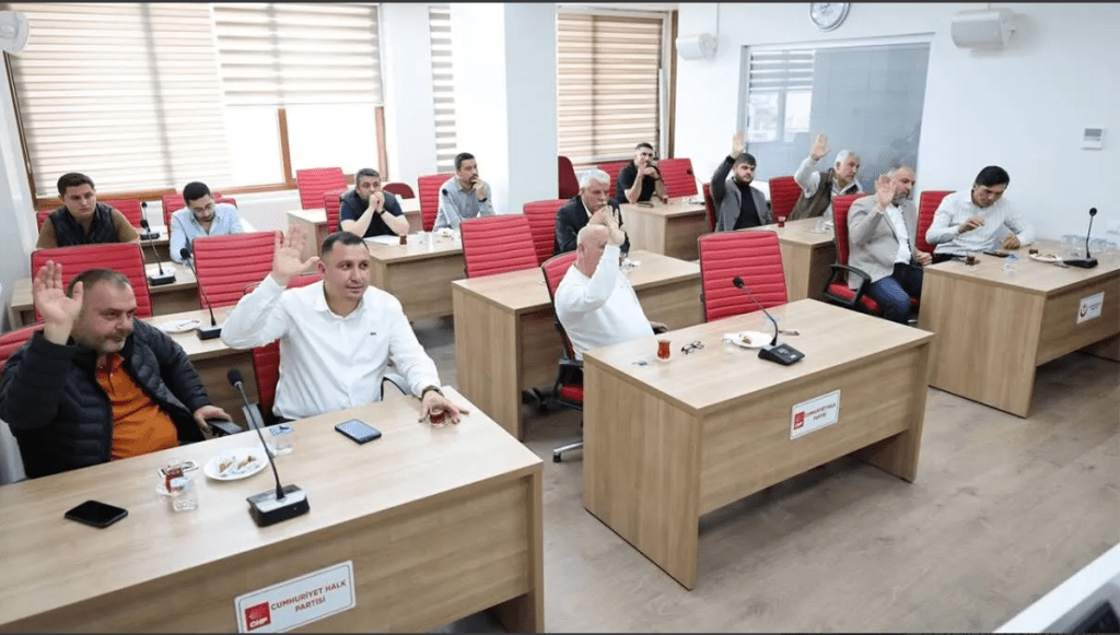 Honaz’ın CHP’li Belediye Başkanı Kepenek: İstifa Etmedim, Bekliyorum…