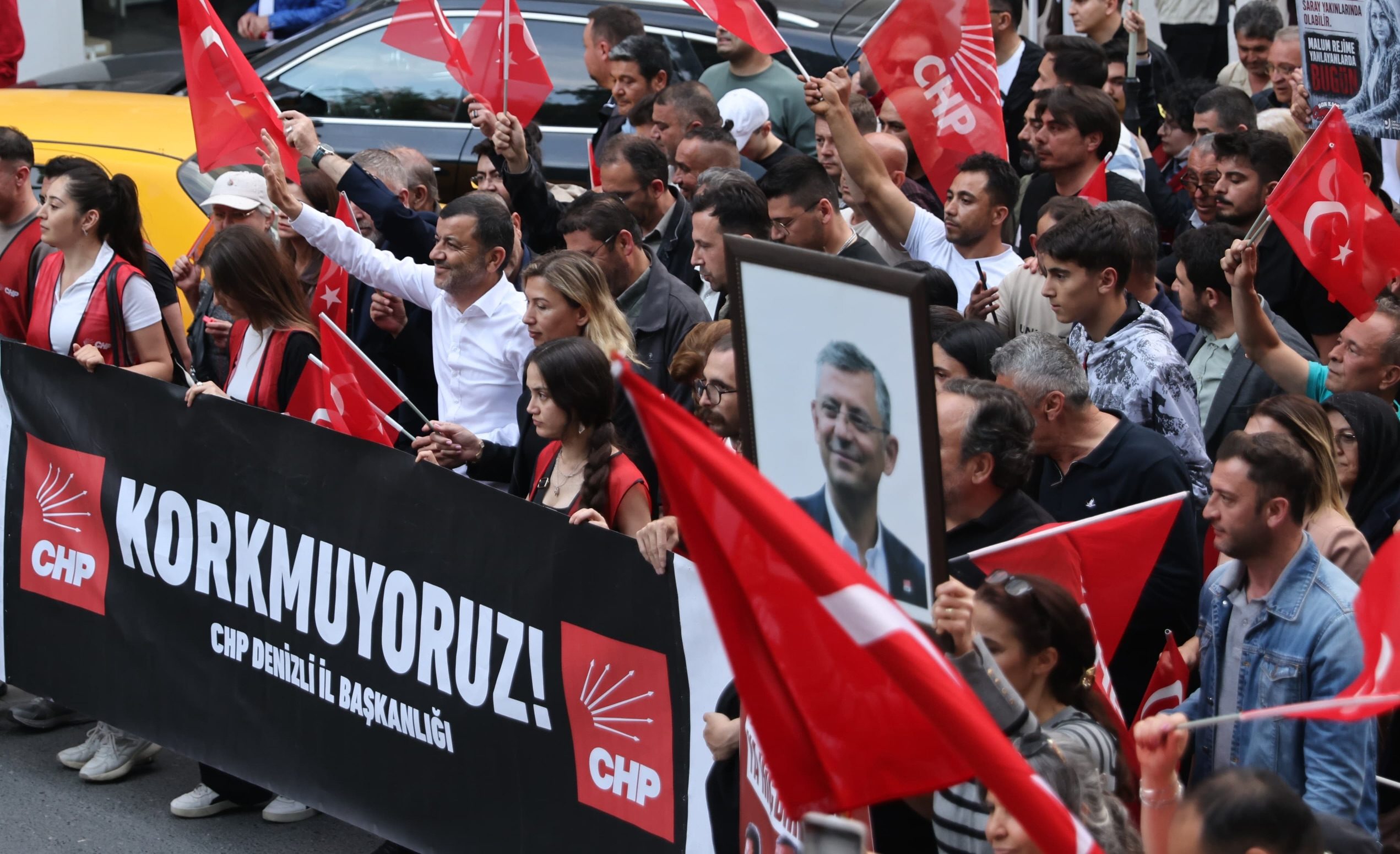 CHP Denizli İl Örgütü Sokağa Çıktı: Partimize ve Halkın İradesine Sahip Çıkıyoruz