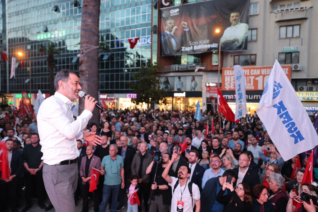 CHP Denizli İl Örgütü Sokağa Çıktı: Partimize ve Halkın İradesine Sahip Çıkıyoruz