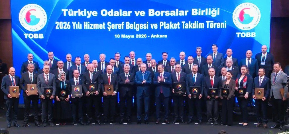 DTO Başkanı Erdoğan, Cumhurbaşkanı Erdoğan'ın Elinden Hizmet Şeref Belgesi'ni Aldı...