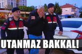 Denizli'de, Kız Öğrencileri Taciz Eden Bakkal Kameralara Yakalandı...